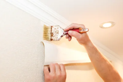 Pose de papier peint à Villegaudin — revêtements muraux et toiles de verre